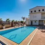 Kalisti-4 Bedroom Beachfront With Private Pool