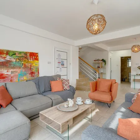 Kalisti-4 Bedroom Beachfront With Private Pool