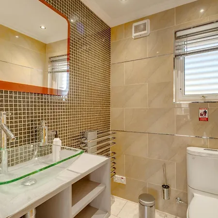 Villa Kalisti-4 Bedroom Beachfront With Private Pool *