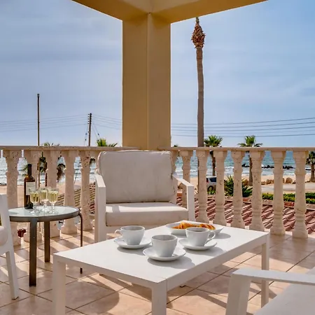 Villa Kalisti-4 Bedroom Beachfront With Private Pool