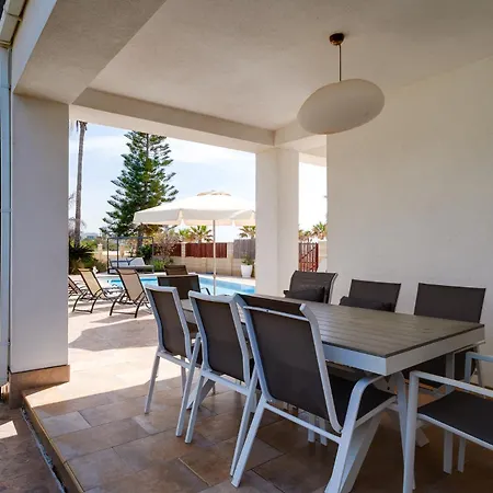 Kalisti-4 Bedroom Beachfront With Private Pool *
