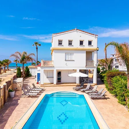 Kalisti-4 Bedroom Beachfront With Private Pool Villa