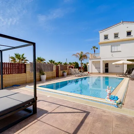 Kalisti-4 Bedroom Beachfront With Private Pool Villa *
