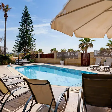 Kalisti-4 Bedroom Beachfront With Private Pool