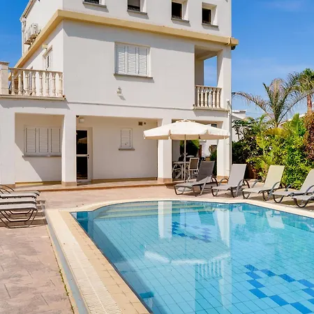 Villa Kalisti-4 Bedroom Beachfront With Private Pool