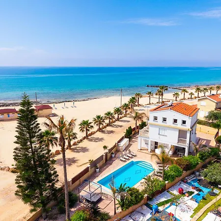 Kalisti-4 Bedroom Beachfront With Private Pool Villa
