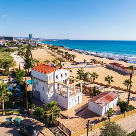 Kalisti-4 Bedroom Beachfront With Private Pool *